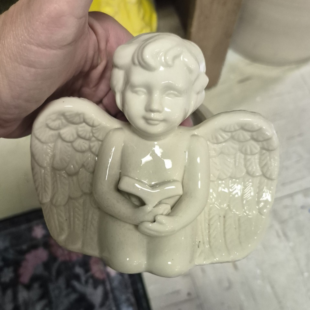 White Ceramic Angel Wall Pocket Planter Holder Glossy Art Pottery 1970-1999